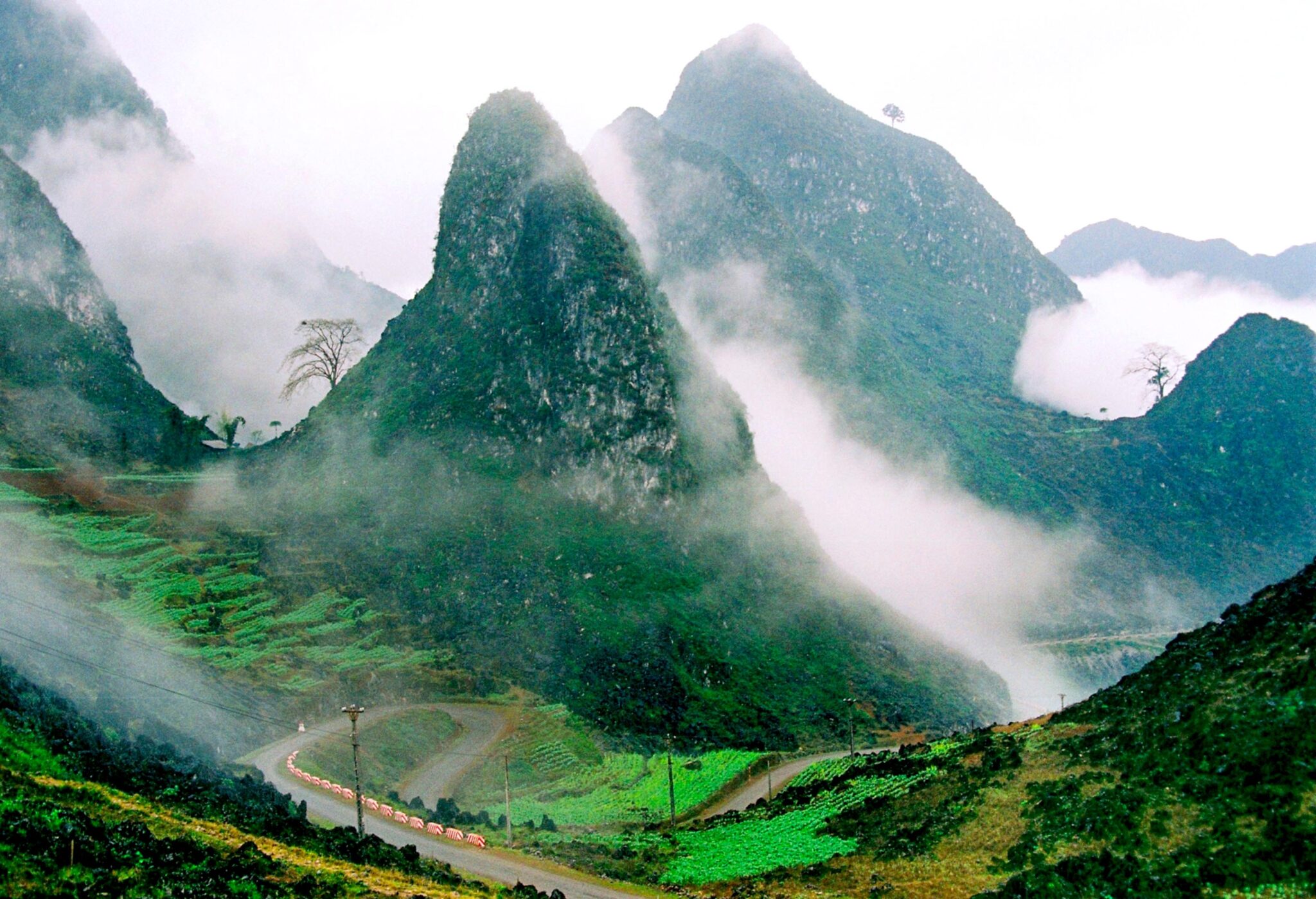 HA GIANG - DONG VAN KARST PLATEAU - DU GIA