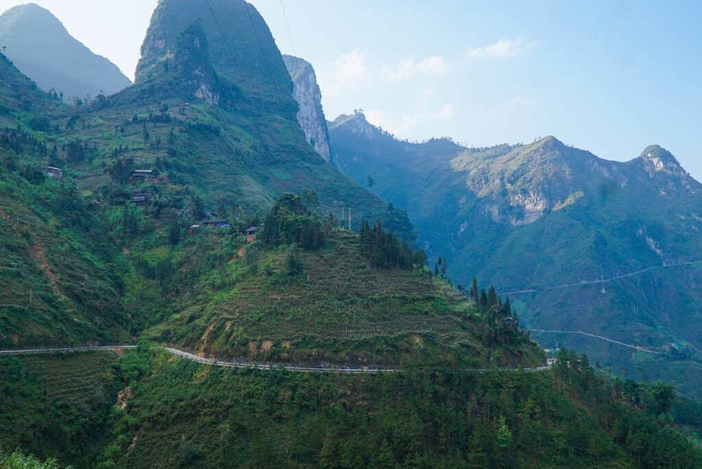 HA GIANG - DONG VAN KARST PLATEAU - DU GIA